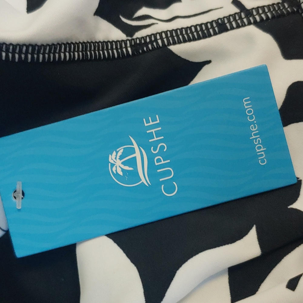 Cupshe One Piece Bathing Suit - Picture 10 of 10